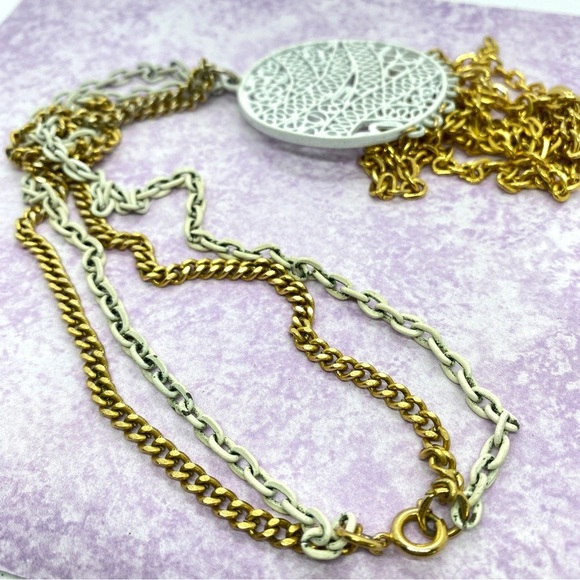 Vintage White Enamel Goldtone Chain Dangle Fringe Necklace - Picture 2 of 8